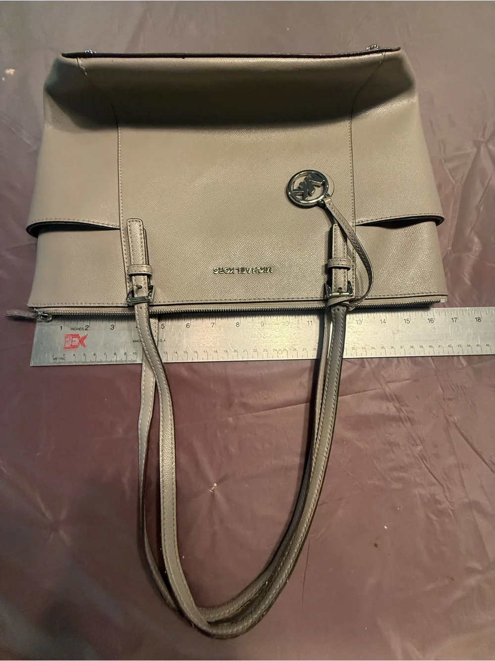 Michael Michael Kors EAST WEST JET SET SAFFIANO TOP ZIP TOTE Grey Leather